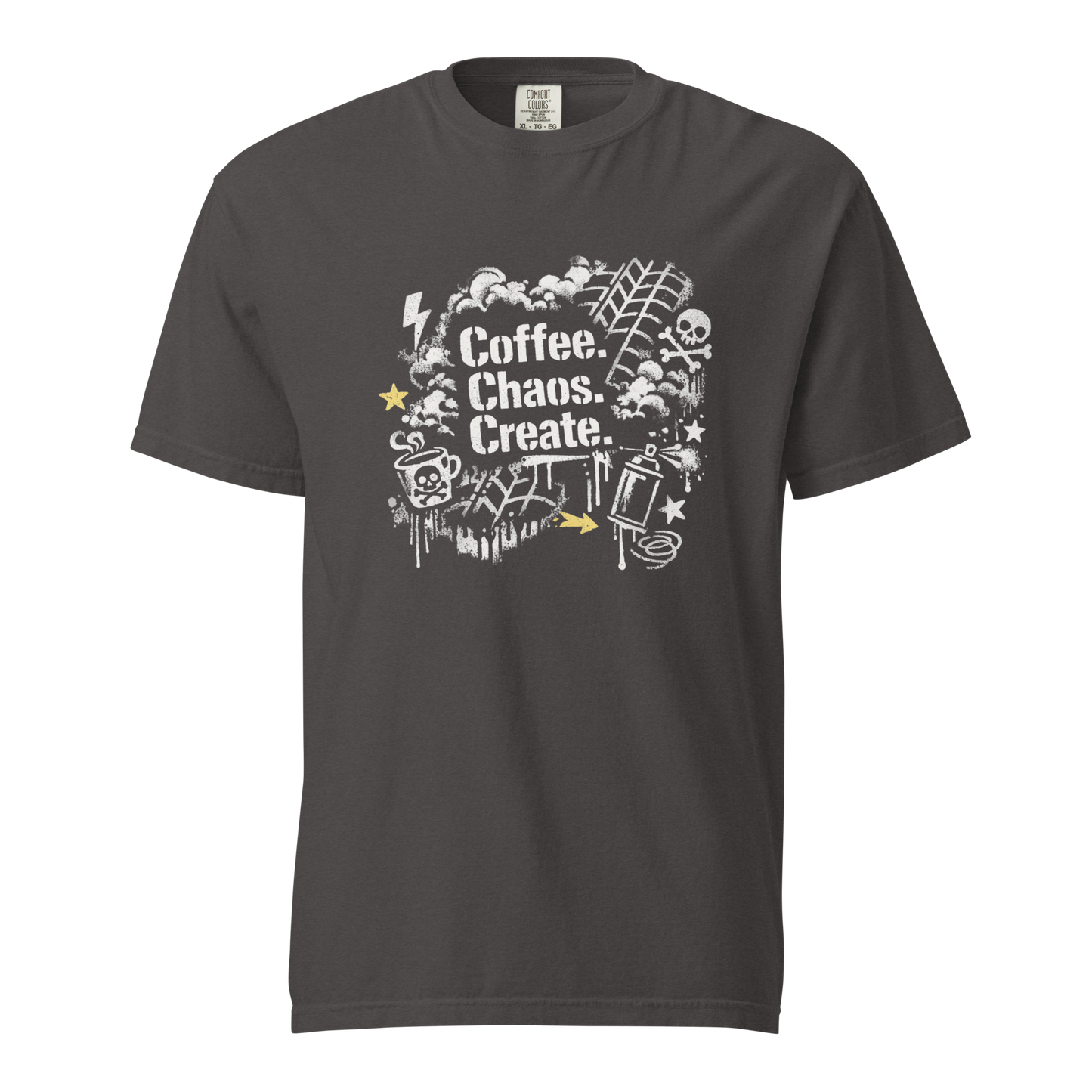 Graues Street-Art T-Shirt mit Coffee & Chaos Design, Reifenprofil-Details und urbanem Graffiti-Vibe.