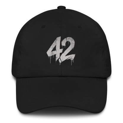 Schwarzes Cap mit grunge 42 Print