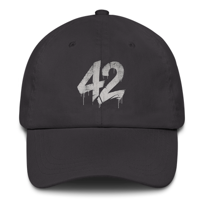 Graues Cap mit grunge 42 Print