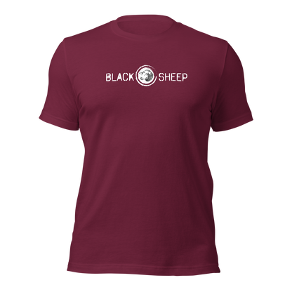 Kastanienrotes Unisex T-Shirt mit Black Sheep Schriftzug und kleinem Schafskopf auf Brusthöhe