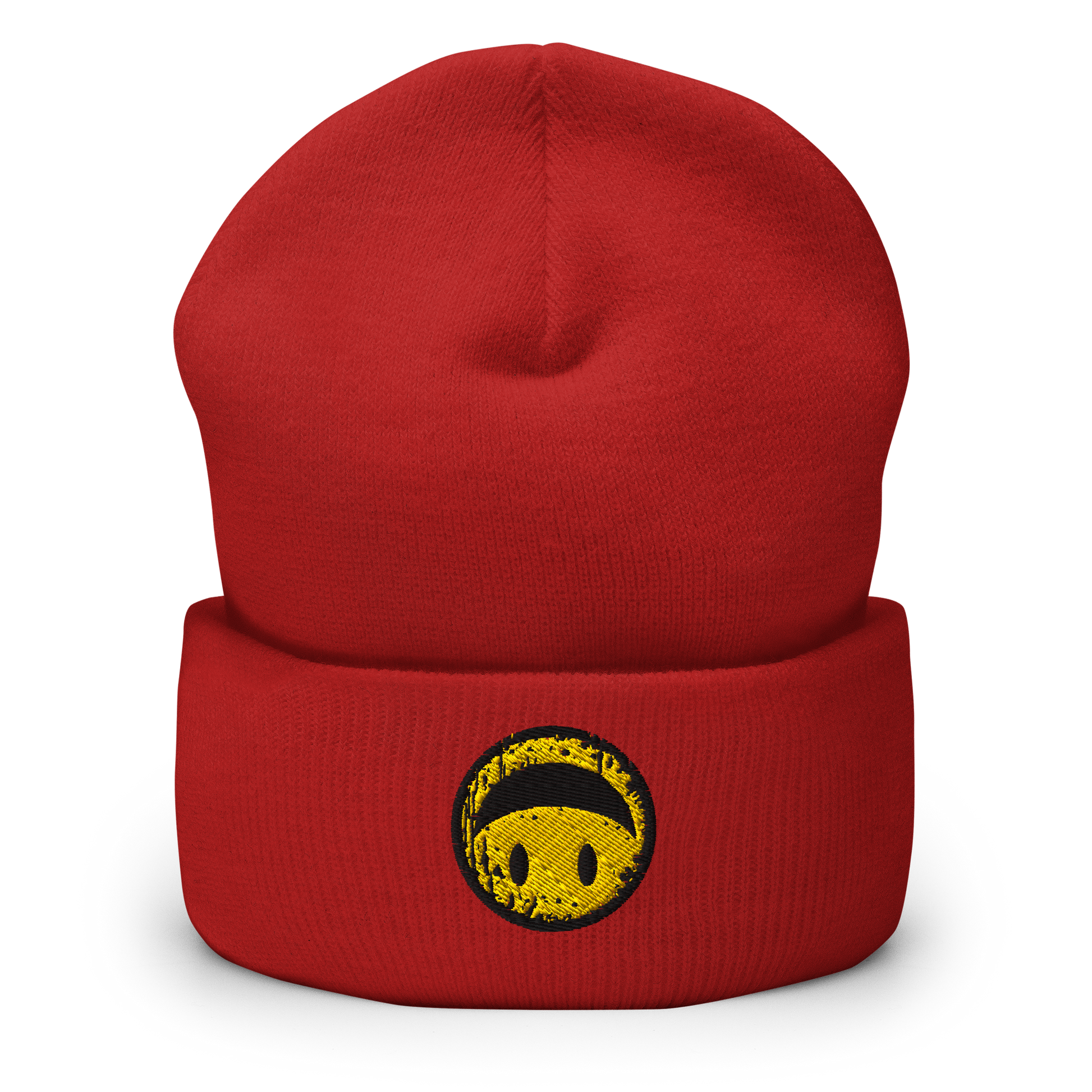 Rotes Beanie mit gelbem Smiley das auf dem Kopf steht bestickt