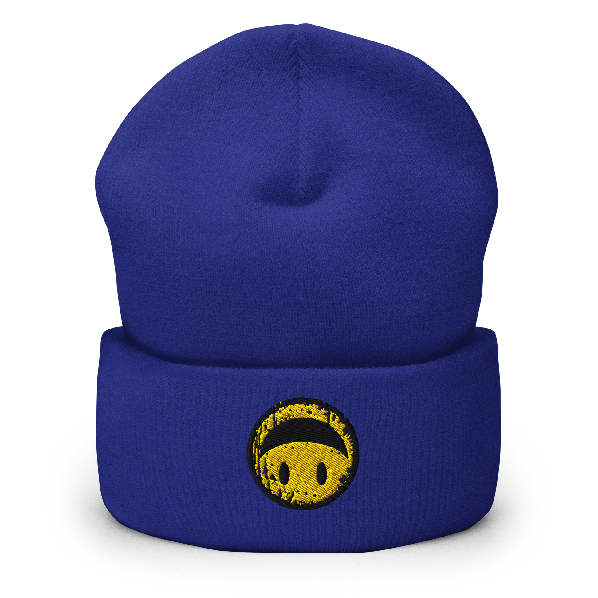 Blaues Beanie mit gelbem Smiley das auf dem Kopf steht bestickt