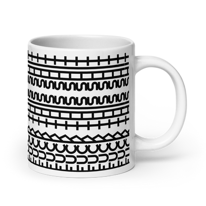 Weiße Tasse mit FUCK THIS SHIT Print, Seitenansicht