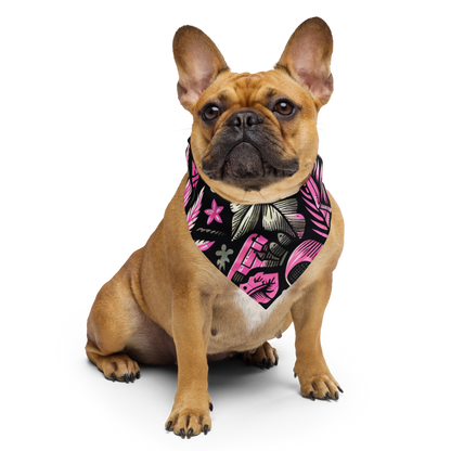 Hund trägt Bandana mit pink schwarzem Hanfblatt Muster