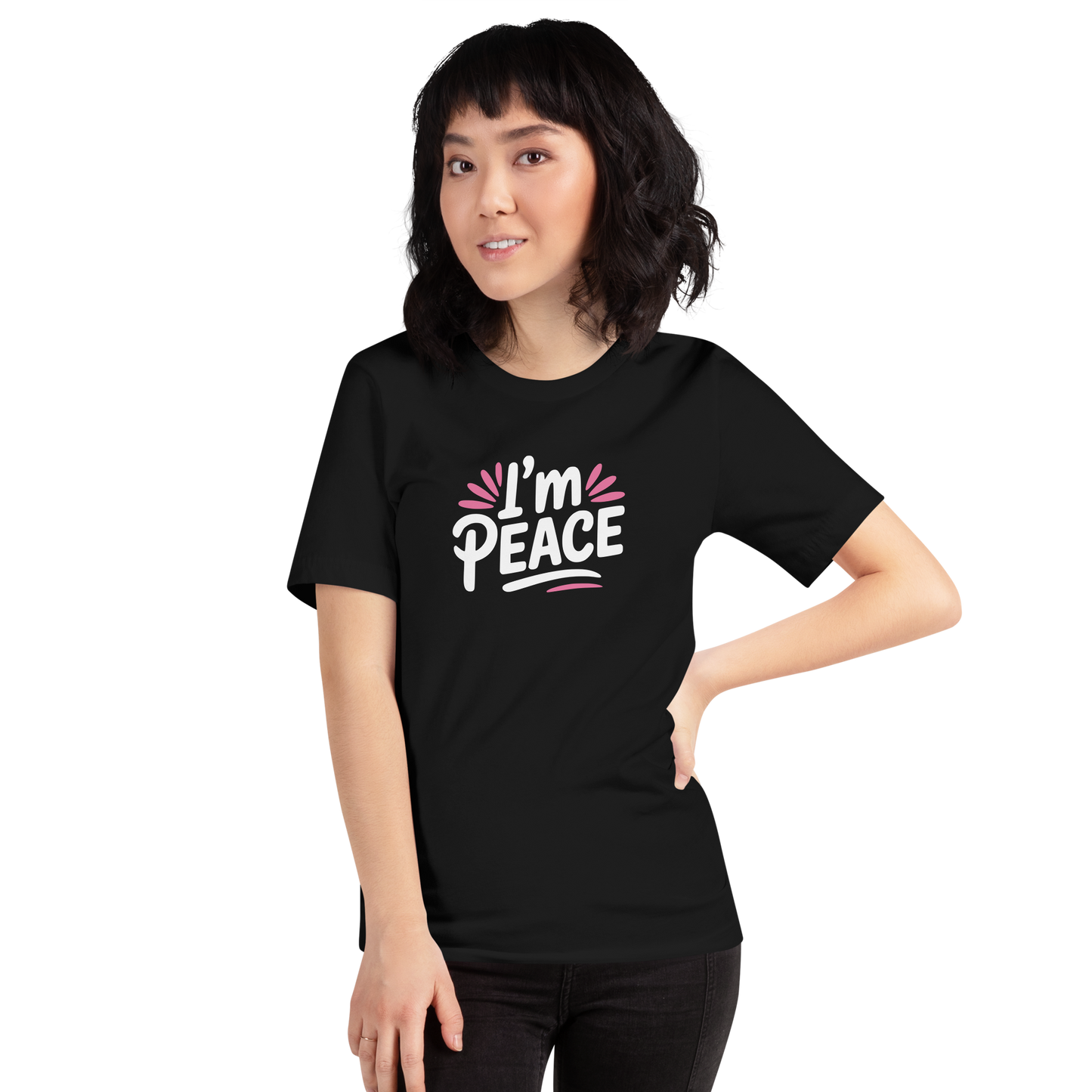 Frau trägt Schwarzes Partnerlook T-Shirt mit I'm Peace Schriftzug
