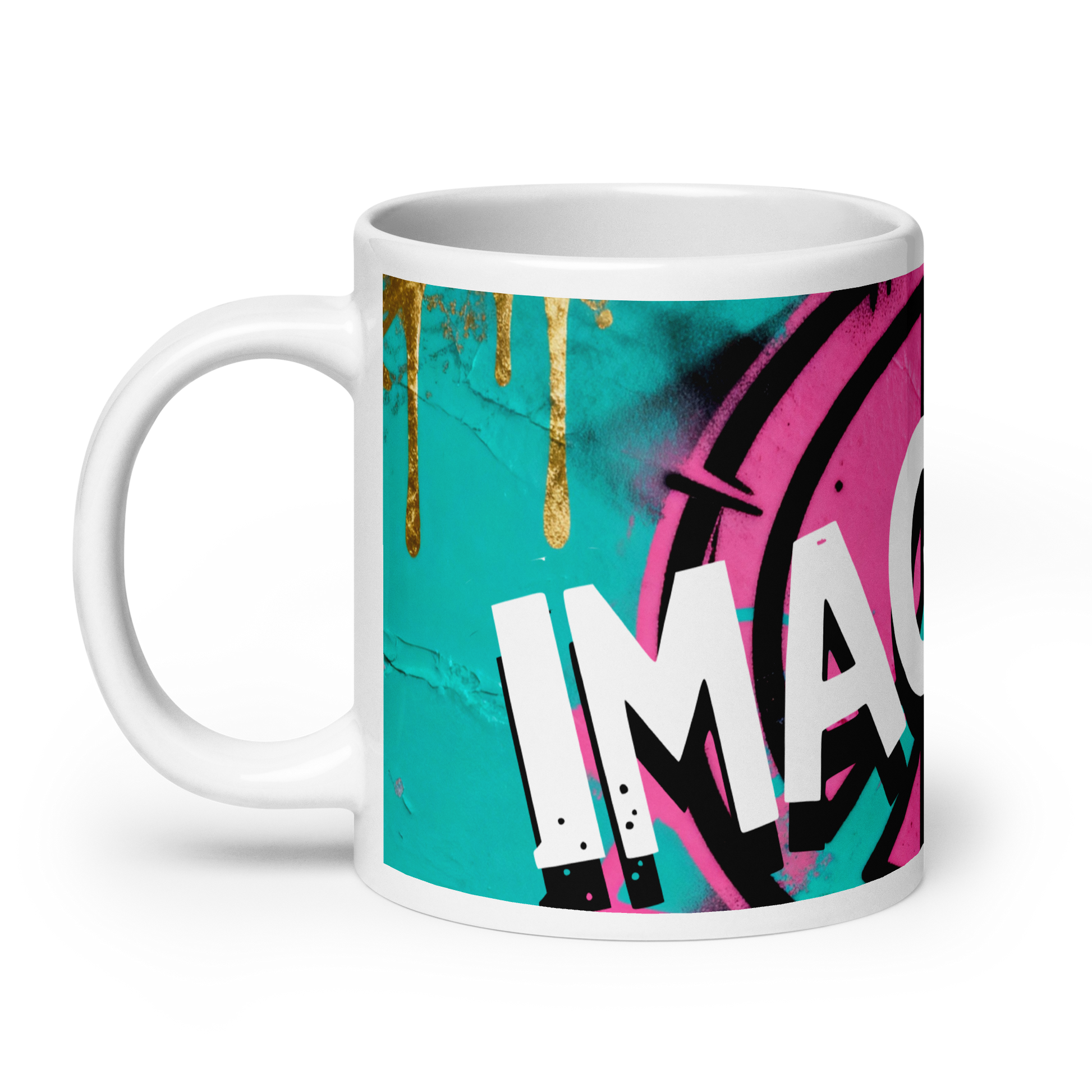 Weiße Tasse mit Peace Zeichen und Imagine Schriftzug darüber linke Ansicht