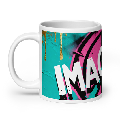 Weiße Tasse mit Peace Zeichen und Imagine Schriftzug darüber linke Ansicht