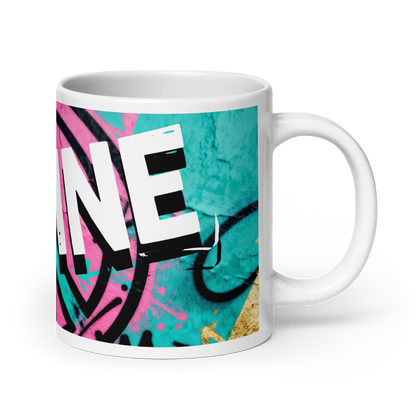 Weiße Tasse mit Peace Zeichen und Imagine Schriftzug darüber rechte Ansicht