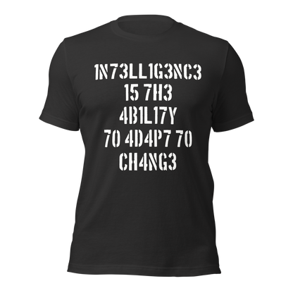 Dunkelgraues Unisex T-Shirt mit Intelligence is the Ability to Change mit Zahlen statt Buchstaben