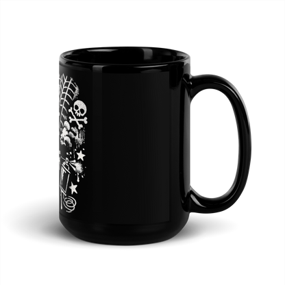 Tasse mit Coffee & Chaos Design, Reifenprofil-Details und urbanem Graffiti-Vibe, Seitenansicht Rechts