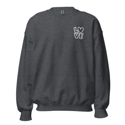 Dunkel heather grauer Hoodie mit LOVE Stickerei bei dem das O durch ein Herz ersetzt ist