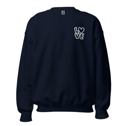 Navy Hoodie mit LOVE Stickerei bei dem das O durch ein Herz ersetzt ist