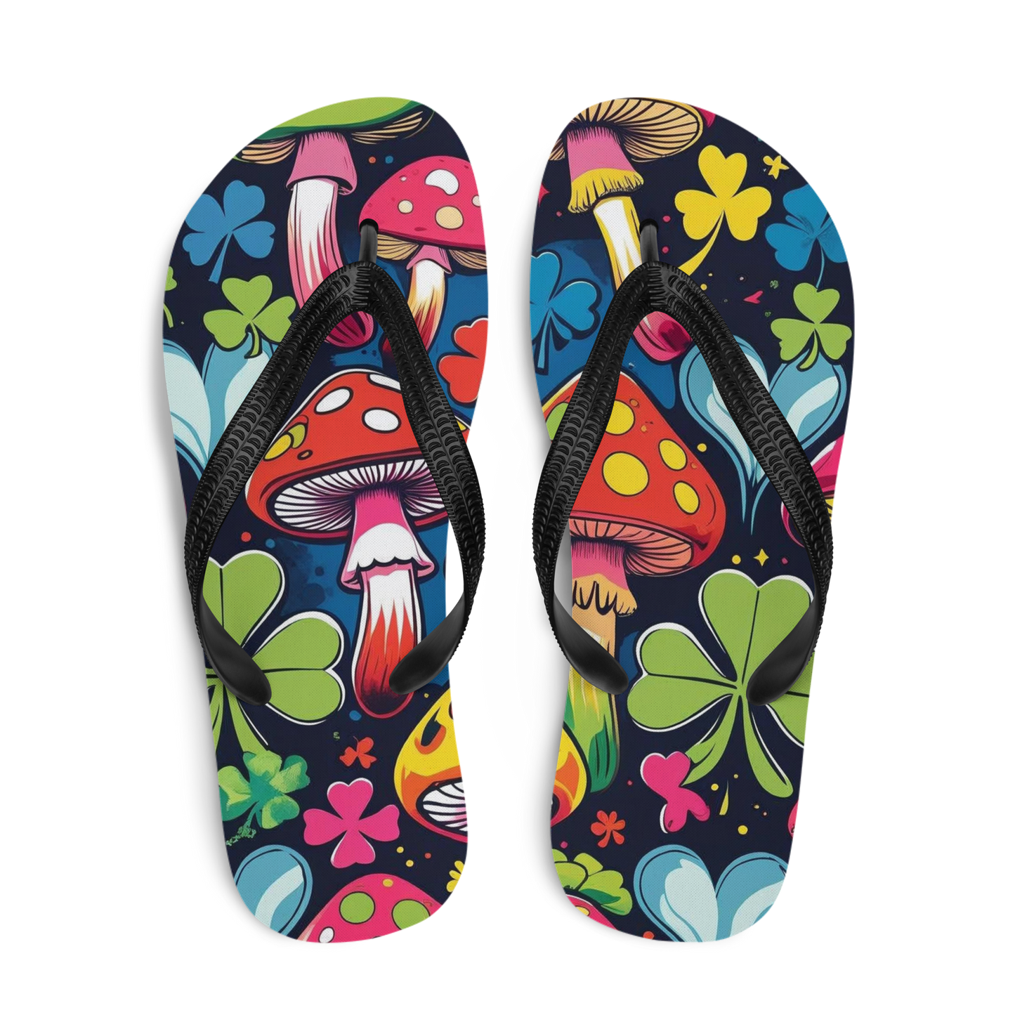 Flip-Flops mit bunten Fliegenpilzen und Kleeblättern bedruckt