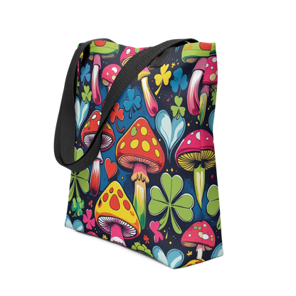 All Over Stoffbeutel mit bunten Fliegenpilzen und Kleeblättern bedruckt Seitenansicht
