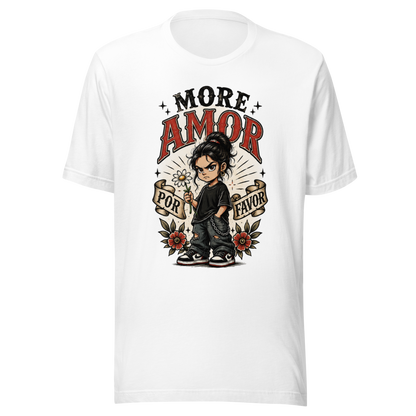 Weißes T-Shirt mit grimmig guckendem Mädchen das eine Blume hält und den Worten More Amor Por Favor im Vintage Tatto Style