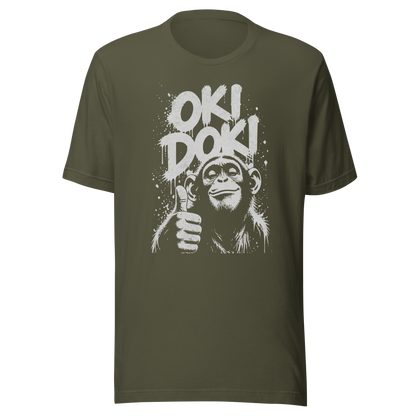 Army grünes T-Shirt mit Affen der Daumen hoch zeigt und den Worten Oki Doki im Graffiti Style