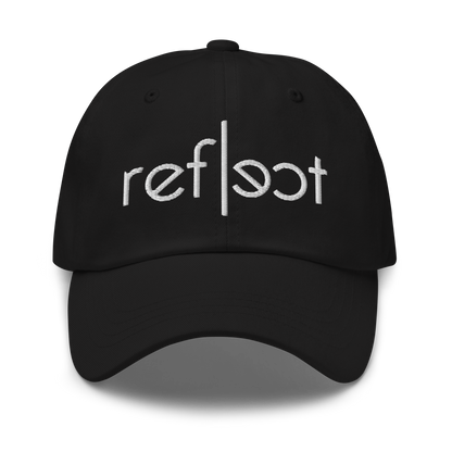 Schwarzes Cap mit weißem reflect Schriftzug, gestickt