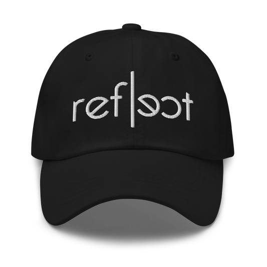 Schwarzes Cap mit weißem reflect Schriftzug, gestickt