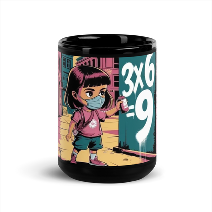 Schwarze Tasse mit sprühendem Kind und 3x6=9 Schriftzug Frontansicht