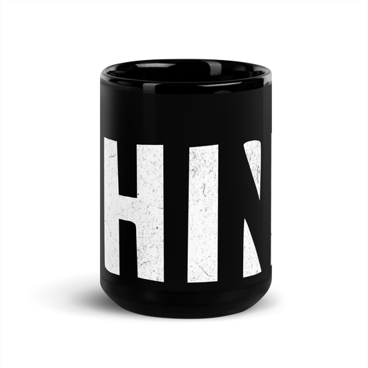 Schwarze Tasse mit THINK Aufdruck mit ausgeschnittenem N