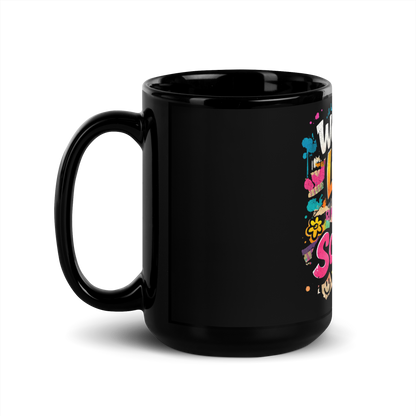 Schwarze Tasse mit buntem Wer das liest ist schön Print im Streetart Style, Seitenansicht Links