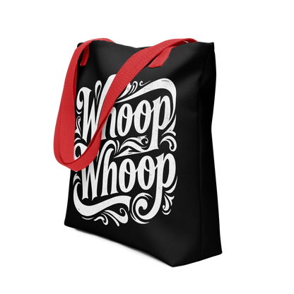 Schwarzer Stoffbeutel mit weißem Whoop Whoop Print und roten Hänkeln, Seitenansicht