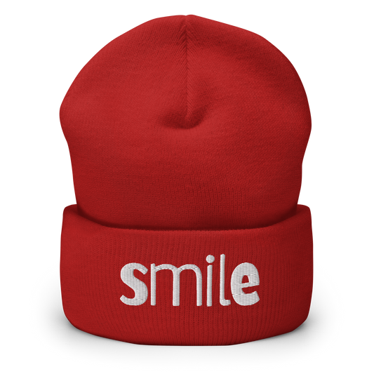 Rotes Beanie mit smile Schriftzug bestickt